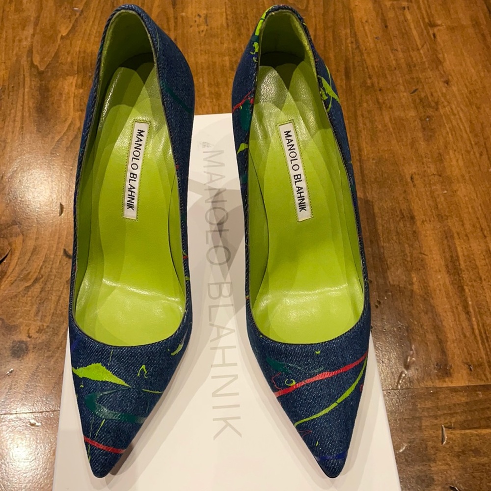 MANOLO BLAHNIK Denim Pump 37
